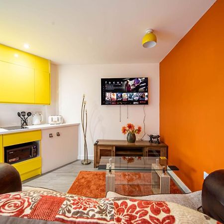 Corner Studio Apartment In Шефилд Экстерьер фото