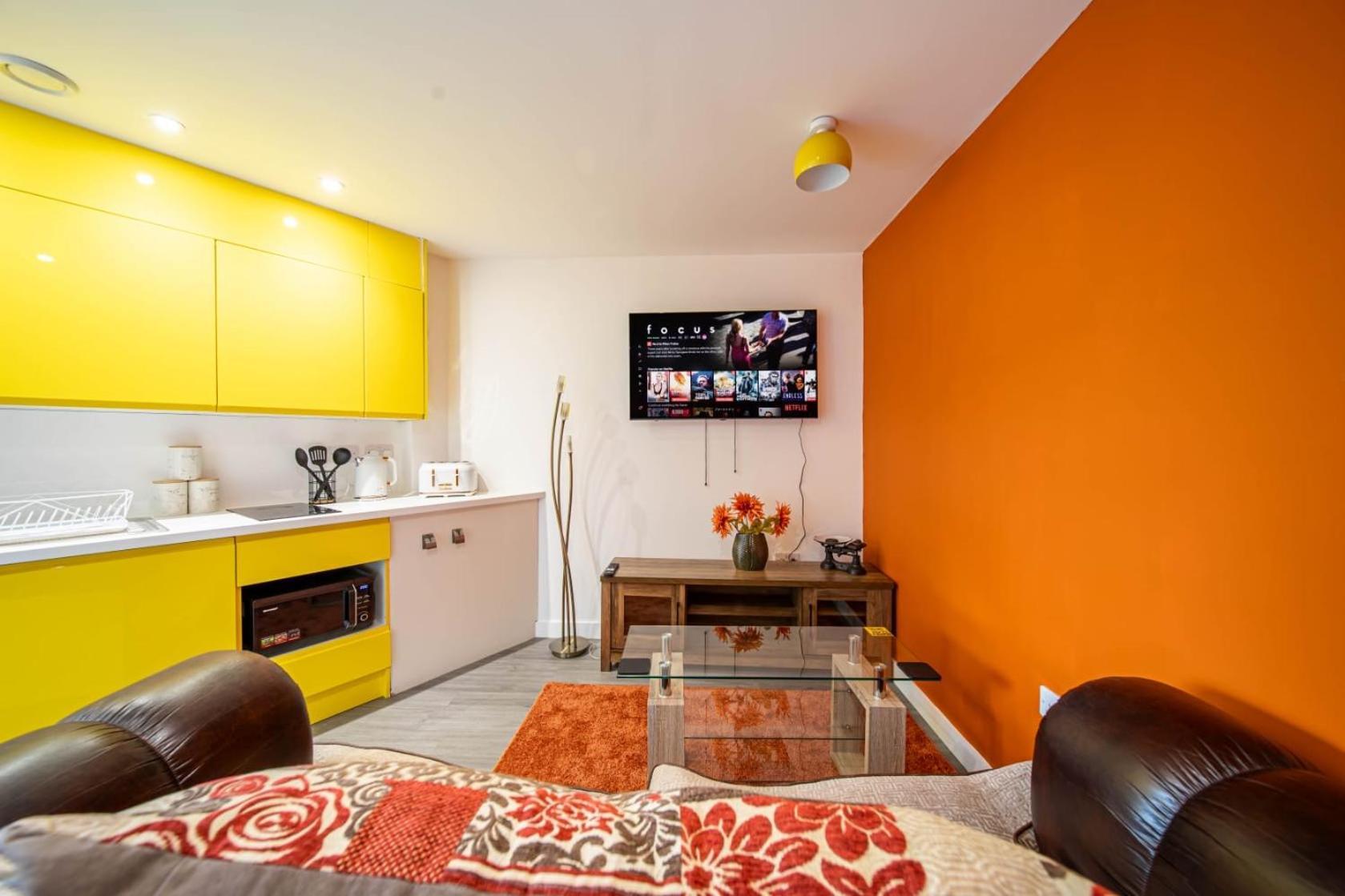 Corner Studio Apartment In Шефилд Экстерьер фото
